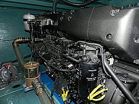 コマツ 6M125A-5 673PS (2次排ガス適合機)