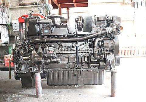 コマツ 6M117A-1 440PS(2.56)